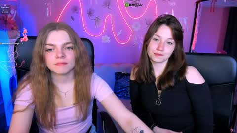 Snapshot of helli_belli chatting on May 2026 07:20:01 PM Helli online show from May 2026 07:20:01 PM