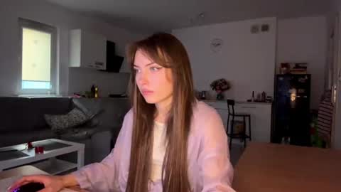 hellyluxury online show from July 2026 06:36:01 PM