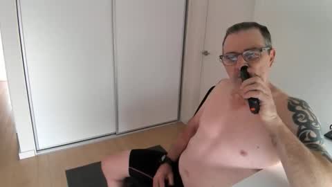 hempie1973 online show from November 2025 02:58:01 AM