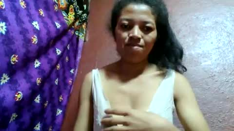 Snapshot of henitsaldy chatting on June 2026 08:50:01 AM henitsaldy online show from June 2026 08:50:01 AM