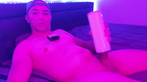 Snapshot of hennidrip chatting on November 2025 05:28:02 AM HENNIDRIP online show from November 2025 05:28:02 AM