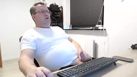 Snapshot of henrikrp1971 chatting on January 2025 06:56:01 PM henrikrp1971 online show from January 2025 06:56:01 PM