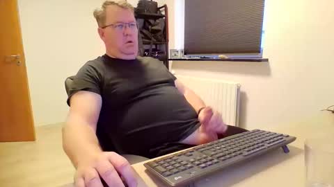 Snapshot of henrikrp1971 chatting on February 2025 03:07:01 PM henrikrp1971 online show from February 2025 03:07:01 PM