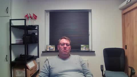 henrikrp1971 online show from February 2026 05:53:02 PM