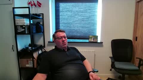 Snapshot of henrikrp1971 chatting on March 2026 03:06:01 PM henrikrp1971 online show from March 2026 03:06:01 PM