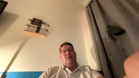 Snapshot of henrikrp1971 chatting on April 2026 11:02:01 PM henrikrp1971 online show from April 2026 11:02:01 PM