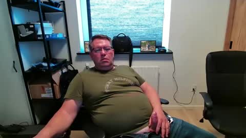 Snapshot of henrikrp1971 chatting on April 2026 04:09:02 PM henrikrp1971 online show from April 2026 04:09:02 PM
