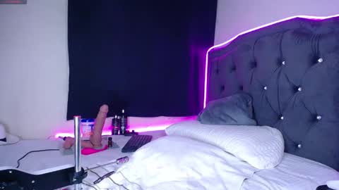 Snapshot of henry_diaz chatting on October 2025 08:51:01 AM Henry online show from October 2025 08:51:01 AM