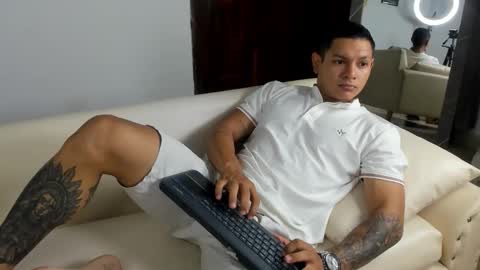 henrydouglas online show from April 2026 05:33:01 PM