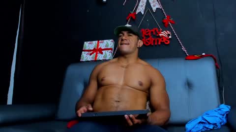 Snapshot of herculeswheeler chatting on December 2024 09:33:01 PM Hercules online show from December 2024 09:33:01 PM