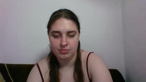 hess_luna_ online show from October 2025 09:07:02 AM