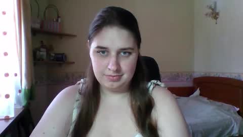 hess_luna_ online show from February 2026 10:08:01 AM