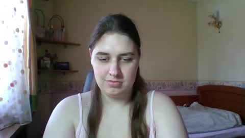 hess_luna_ online show from April 2026 09:10:01 AM