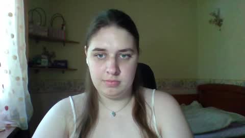 hess_luna_ online show from May 2026 09:04:01 AM