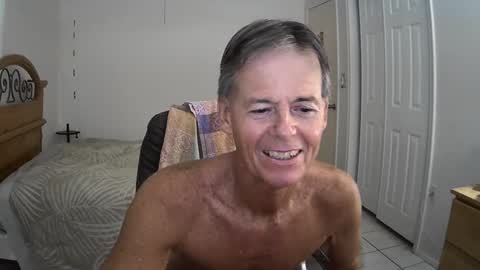 hewes1 online show from October 2025 09:04:02 PM