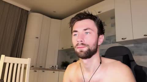 Snapshot of hey_arnold chatting on November 2025 08:21:02 PM Arnold online show from November 2025 08:21:02 PM