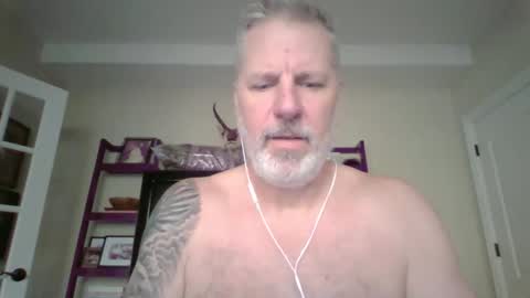 Snapshot of hey_kevin chatting on November 2025 05:03:02 PM hey_kevin online show from November 2025 05:03:02 PM