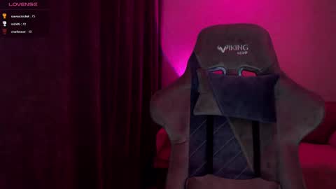 Snapshot of hey_nora_ chatting on March 2025 02:15:01 AM  Nora  online show from March 2025 02:15:01 AM