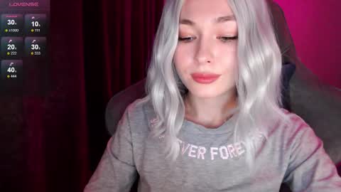 Snapshot of hey_nora_ chatting on October 2025 03:14:01 PM  Nora  online show from October 2025 03:14:01 PM