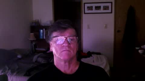 Snapshot of hg99too chatting on October 2025 03:14:02 PM hg99too online show from October 2025 03:14:02 PM