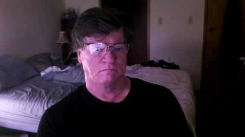 Snapshot of hg99too chatting on November 2025 04:18:01 PM hg99too online show from November 2025 04:18:01 PM