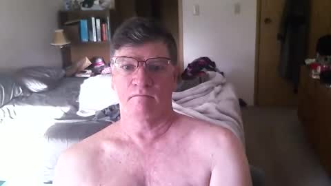 Snapshot of hg99too chatting on May 2026 02:33:01 PM hg99too online show from May 2026 02:33:01 PM
