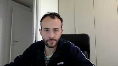 hhombre online show from April 2026 11:48:01 AM