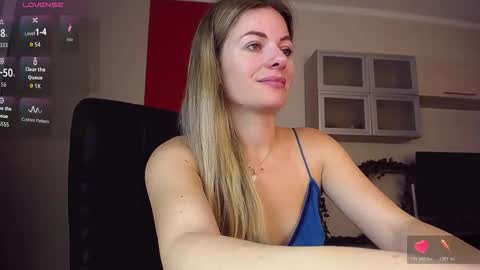 Lina online show from November 2025 08:26:02 AM