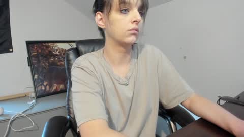 Snapshot of hi_cut_cutie chatting on September 2025 01:11:02 PM Paige online show from September 2025 01:11:02 PM