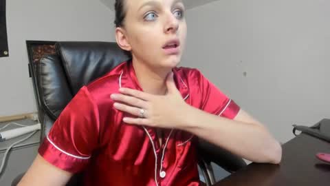 Snapshot of hi_cut_cutie chatting on September 2025 01:17:02 AM Paige online show from September 2025 01:17:02 AM