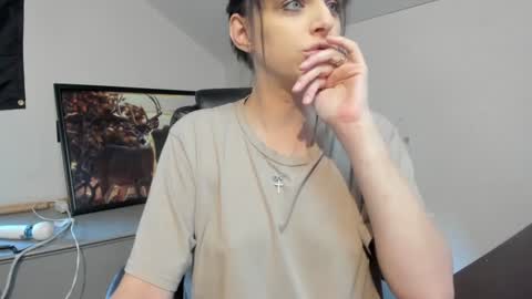 Snapshot of hi_cut_cutie chatting on September 2025 01:13:01 PM Paige online show from September 2025 01:13:01 PM