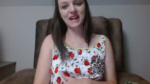 Snapshot of hi_cut_cutie chatting on October 2025 01:17:02 AM Paige online show from October 2025 01:17:02 AM