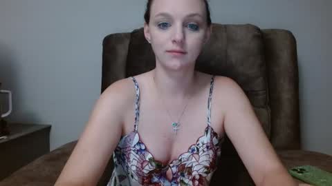 Snapshot of hi_cut_cutie chatting on October 2025 01:39:03 AM Paige online show from October 2025 01:39:03 AM