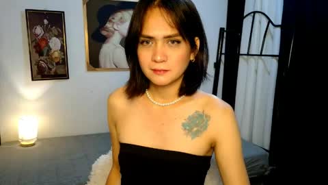 Snapshot of hi_im_jelai chatting on April 2026 07:00:01 AM its jelai online show from April 2026 07:00:01 AM