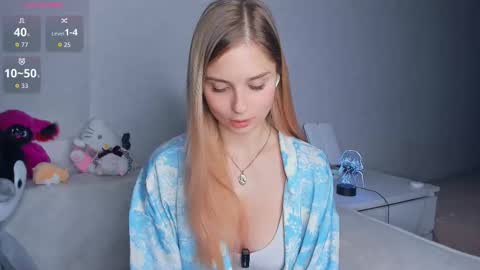 Snapshot of hidden_charm chatting on February 2026 03:50:02 PM Elizabeth online show from February 2026 03:50:02 PM