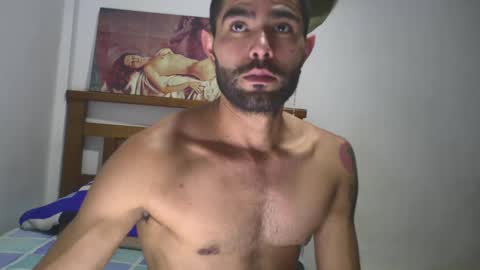 Snapshot of hideonbush051 chatting on September 2025 03:44:01 AM hideonbush online show from September 2025 03:44:01 AM