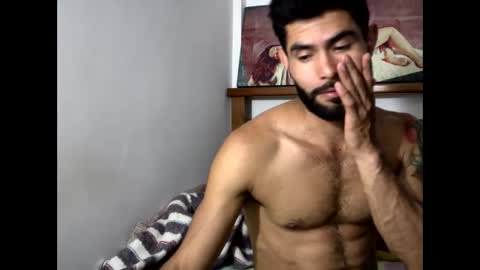 Snapshot of hideonbush051 chatting on December 2025 03:21:02 PM hideonbush online show from December 2025 03:21:02 PM