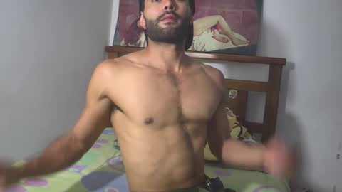 Snapshot of hideonbush051 chatting on December 2025 02:38:01 AM hideonbush online show from December 2025 02:38:01 AM