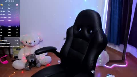 Snapshot of hidianapaola chatting on February 2025 03:42:01 AM Diana online show from February 2025 03:42:01 AM