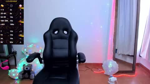 Snapshot of hidianapaola chatting on December 2025 07:33:02 PM Diana online show from December 2025 07:33:02 PM