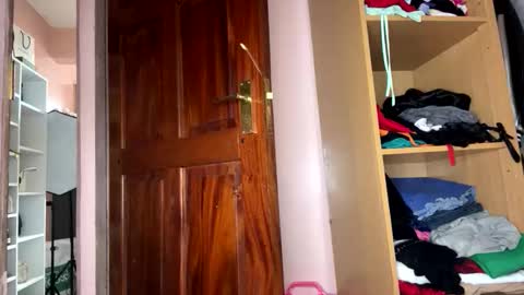 Snapshot of highness107621 chatting on November 2025 05:35:02 AM highness107621 online show from November 2025 05:35:02 AM