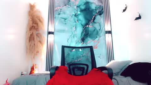 Hilary Avilan online show from September 2025 07:14:02 PM