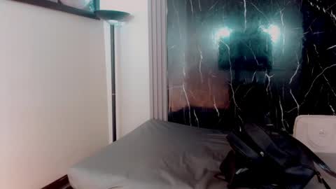 Hilary Avilan online show from March 2026 07:03:02 PM