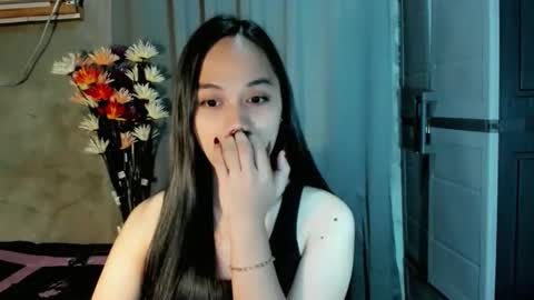 hilarymolly online show from April 2026 10:21:02 PM