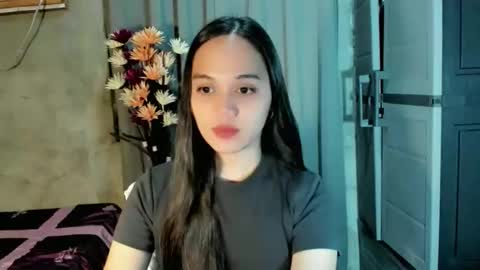 hilarymolly online show from May 2026 06:13:01 PM