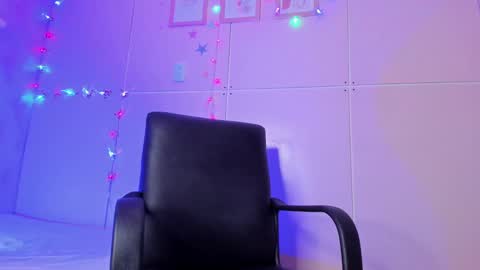 Snapshot of hillary_banks__ chatting on December 2024 08:36:02 AM Hillary online show from December 2024 08:36:02 AM