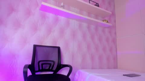 Snapshot of hillary_banks__ chatting on February 2025 08:02:02 AM Hillary online show from February 2025 08:02:02 AM