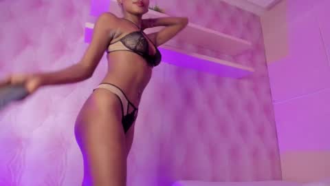 Snapshot of hillary_banks__ chatting on February 2025 08:50:01 AM Hillary online show from February 2025 08:50:01 AM