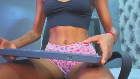 Snapshot of hillary_banks__ chatting on September 2025 03:28:01 AM Hillary online show from September 2025 03:28:01 AM