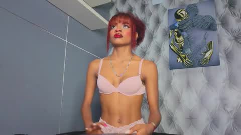 Snapshot of hillary_banks__ chatting on September 2025 06:04:02 AM Hillary online show from September 2025 06:04:02 AM